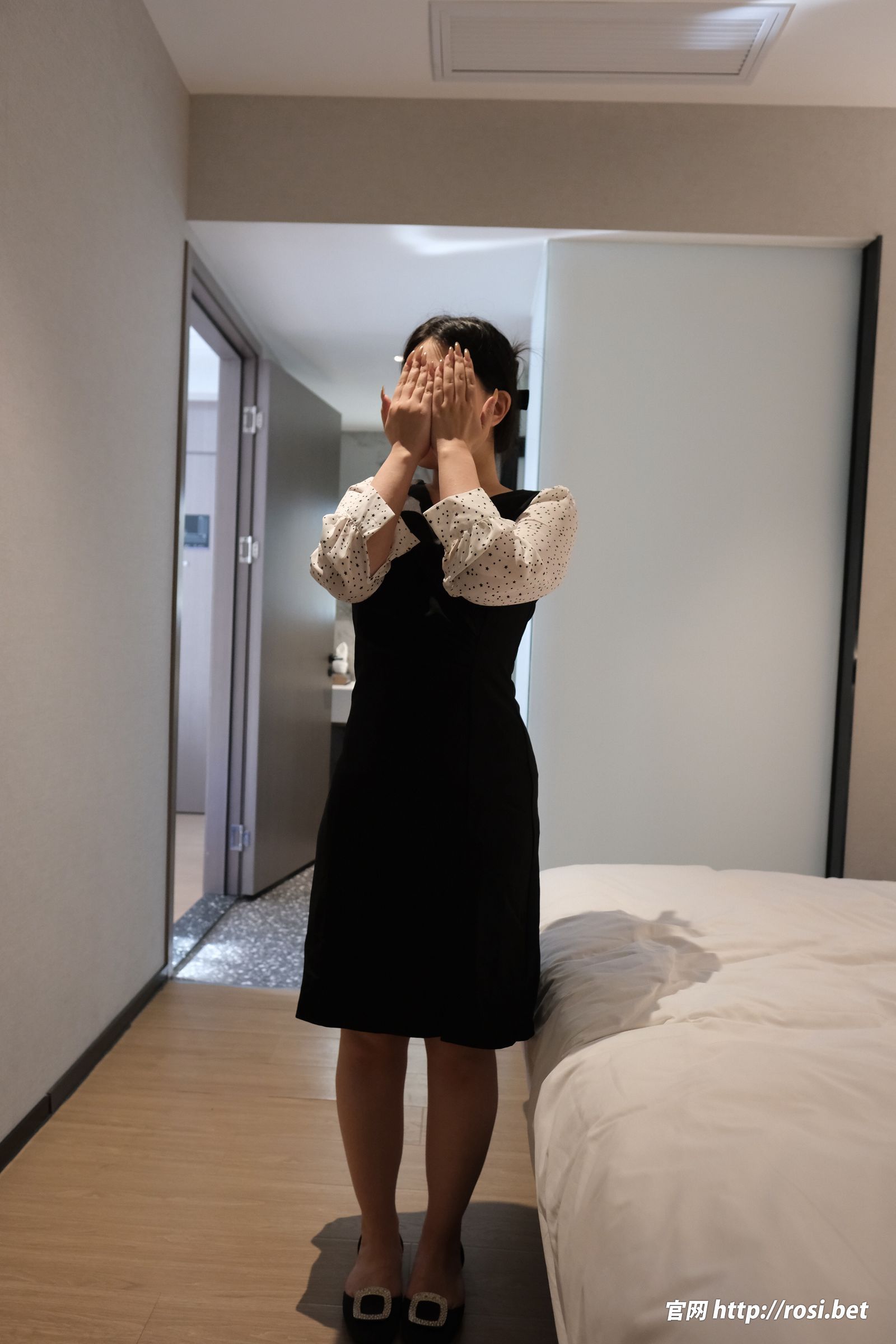 [ROSI美女图]2026.03.09 NO.5208-慕色阁
