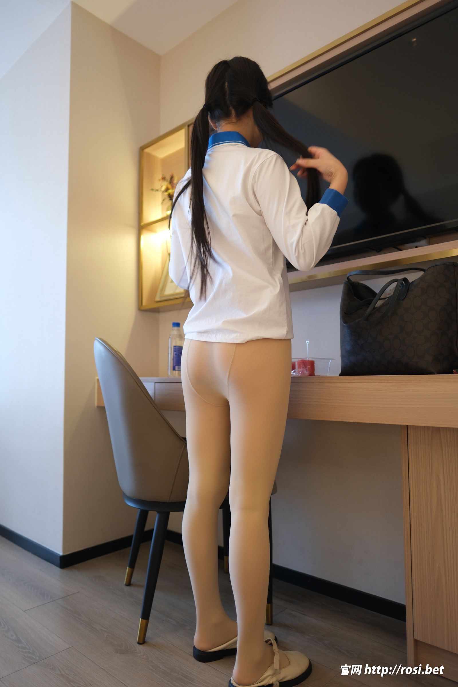 [ROSI美女图]2026.01.16 NO.5156-秀人网