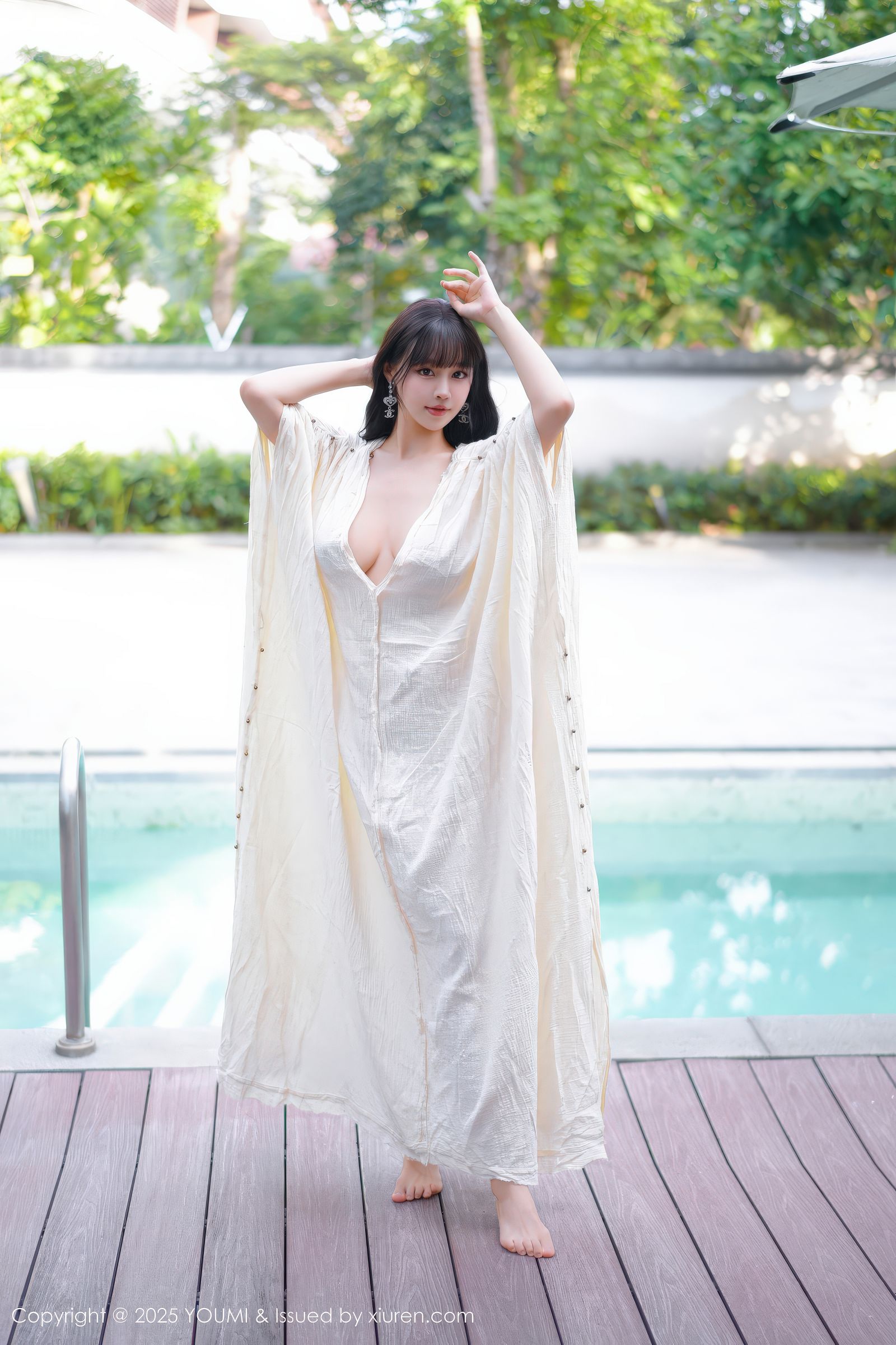 [尤蜜荟] 2025.11.28 NO.1185 心上可Flora-芭站网