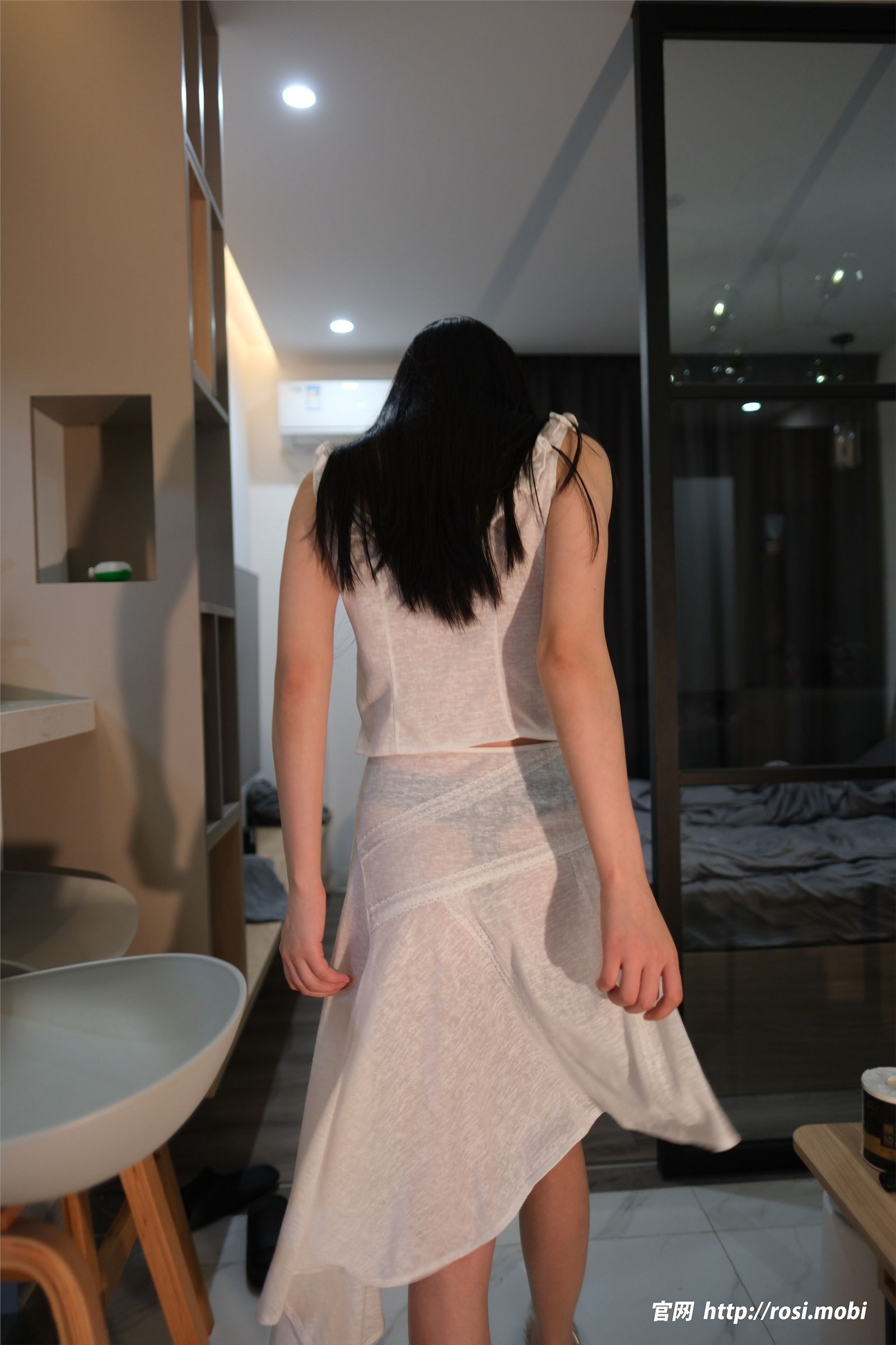 图片[1]-[ROSI美女图]2025.03.21 NO.4855 - 微觅圈-微觅圈