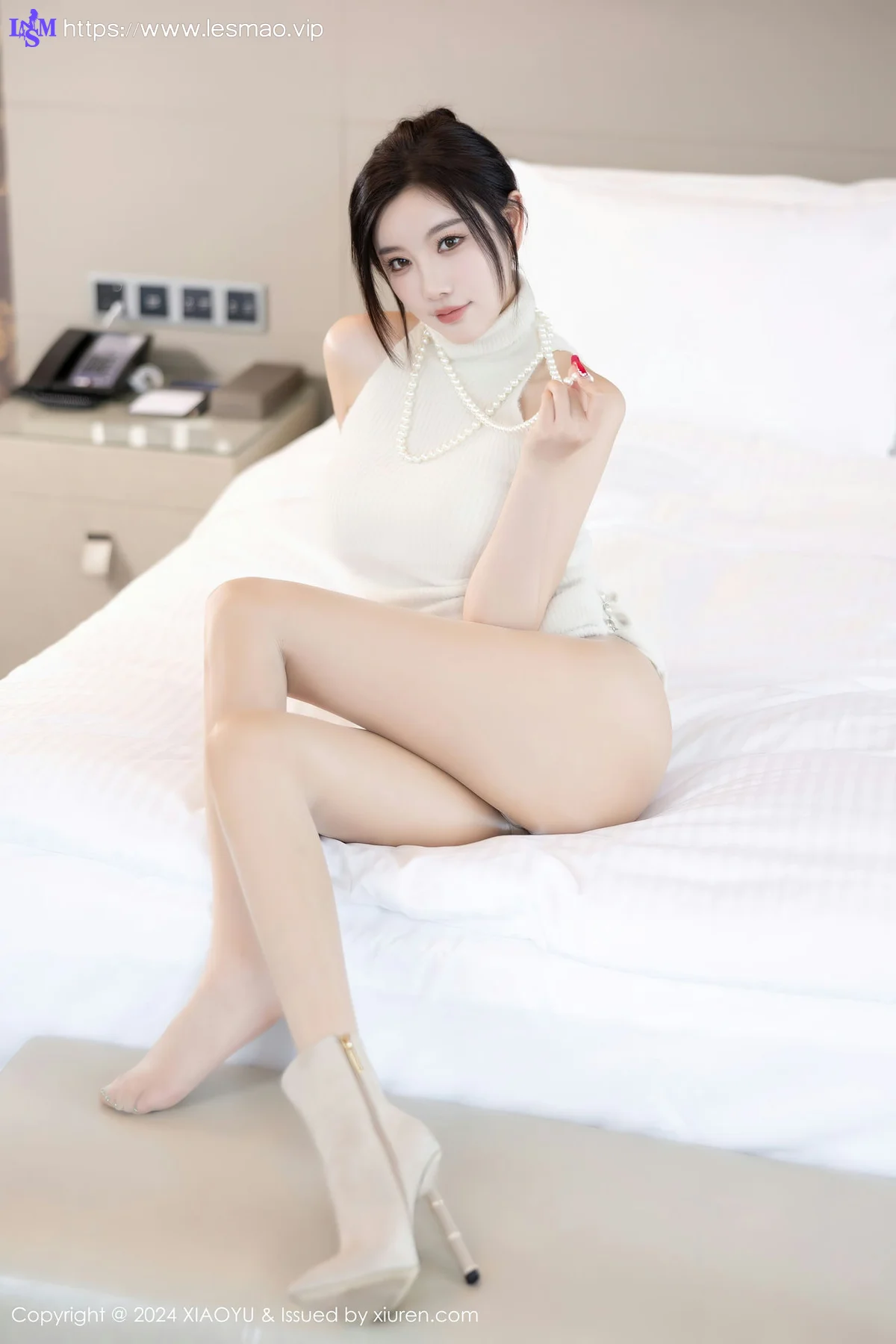 XIAOYU  语画  Vol.1220  杨晨晨Yome 露肩连衣短裙性感写真1 - 5